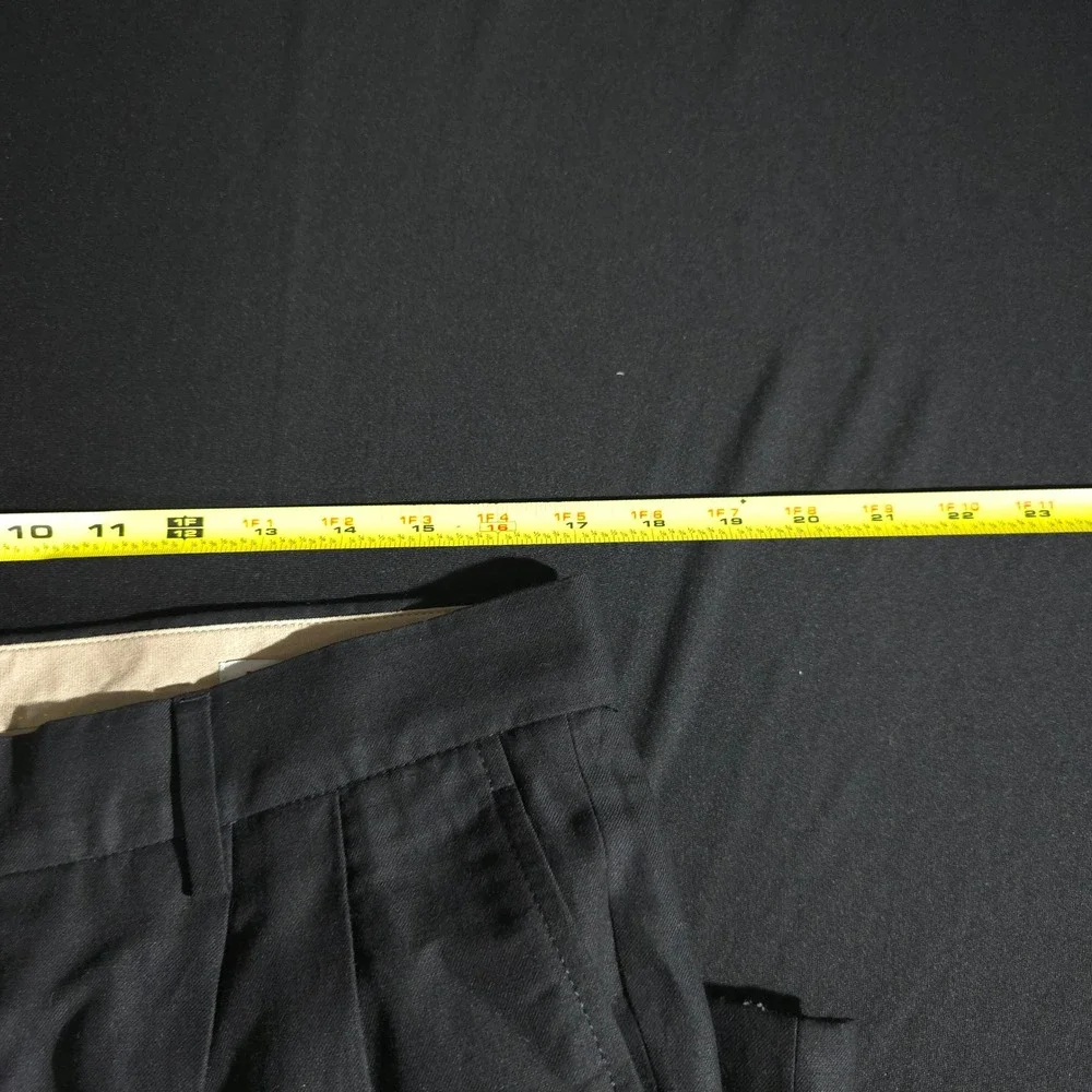 Banana Republic Relaxed Fit Mens 35 Black Pleated Straight Leg Trousers NWT